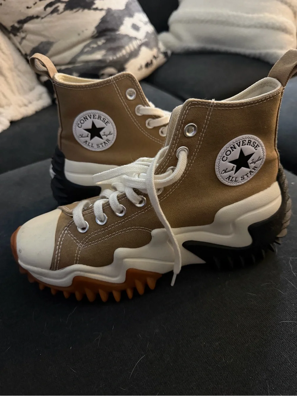 Converse Run Star Motion High Sand Dune Size 8.5 Women’s 7 Men’s